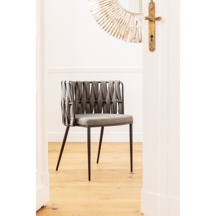 Стул с подлокотниками Cheerio серого цвета - лучшие Обеденные стулья в INMYROOM