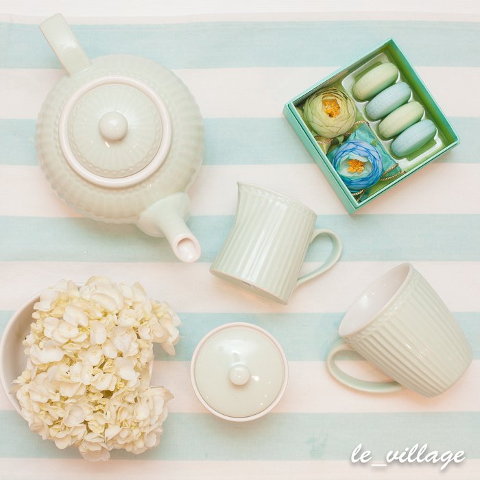 Кружка Alice pale green из фарфора - купить Чашки по цене 890.0 Кружка Alice pale green из фарфора - купить Чашки по цене 890.0