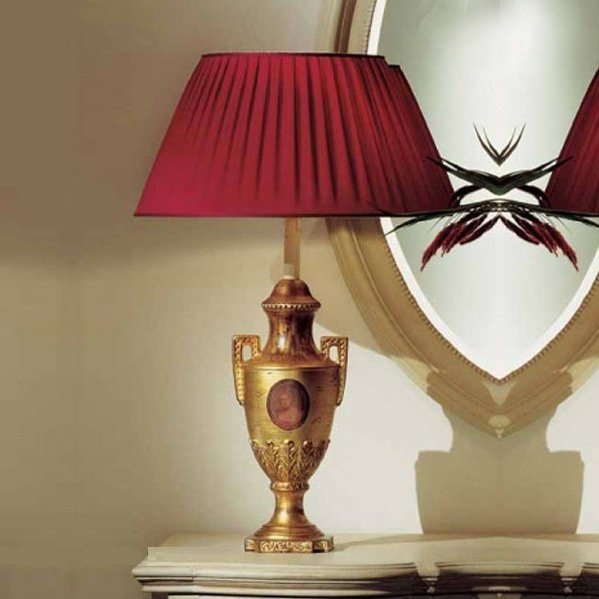 Настольная лампа Casali с красным абажуром 