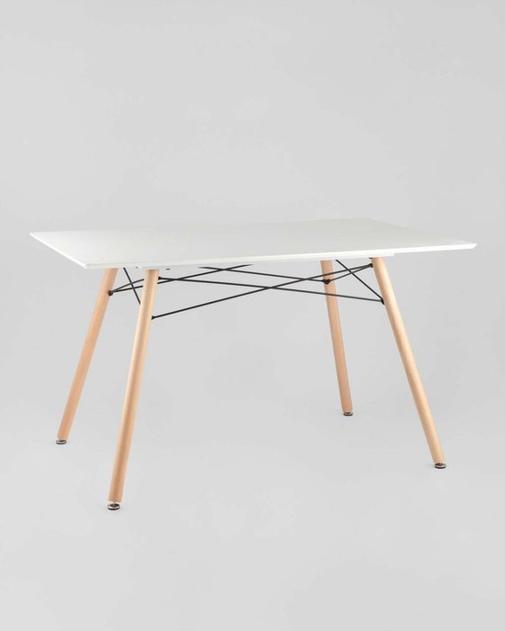 Обеденный стол белого цвета на деревянных ножках - купить Обеденные столы по цене 14990.0