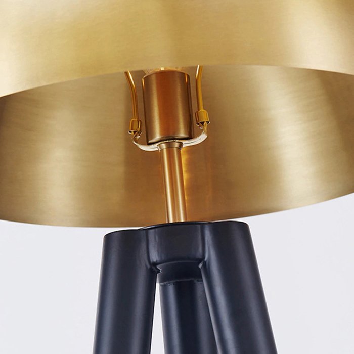 Настольная лампа Matthew Fairbank Fife Tripod Table Lamp - купить Настольные лампы по цене 34650.0