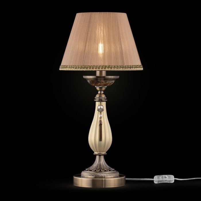 Настольная лампа Demitas с бежевым абажуром  - купить Настольные лампы по цене 12590.0