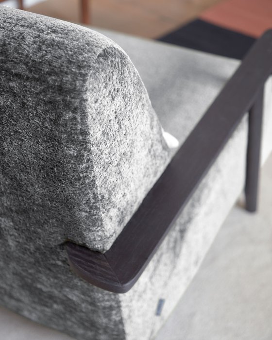 Кресло Marthan серого цвета - лучшие Интерьерные кресла в INMYROOM