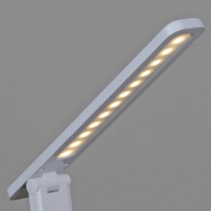 Настольная лампа 00010-0.7-01D white (пластик, цвет белый) - лучшие Рабочие лампы в INMYROOM