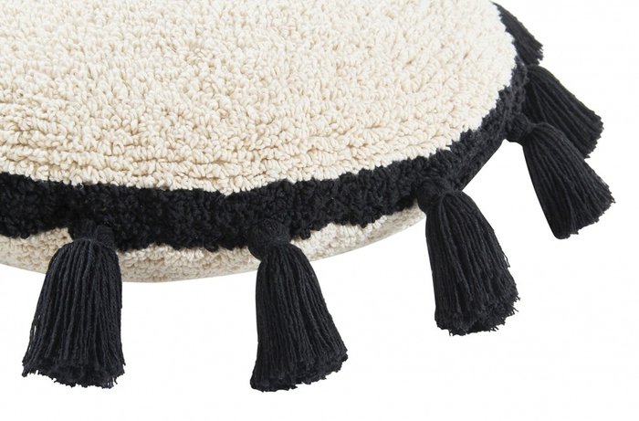 Подушка бежевого цвета с черными кисточками  - лучшие Декоративные подушки в INMYROOM