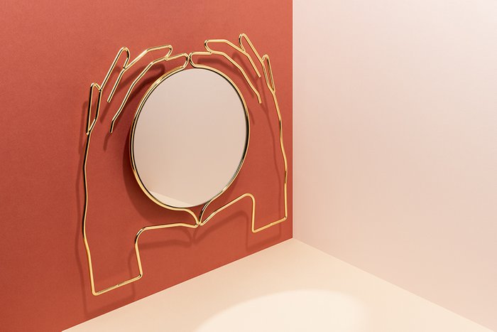 Зеркало настенное Xeria в раме золотого цвета - лучшие Настенные зеркала в INMYROOM