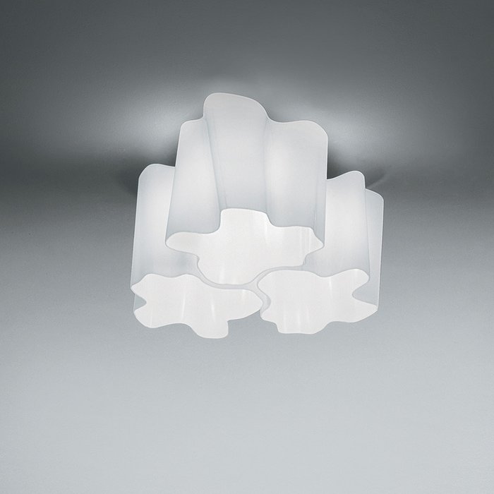 Потолочный светильник Artemide "Logico" из выдувного стекла с шелковой полировкой Потолочный светильник Artemide "Logico" из выдувного стекла с шелковой полировкой