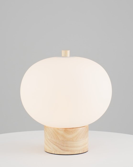 Лампа настольная Cute с белым плафоном - купить Настольные лампы по цене 8090.0