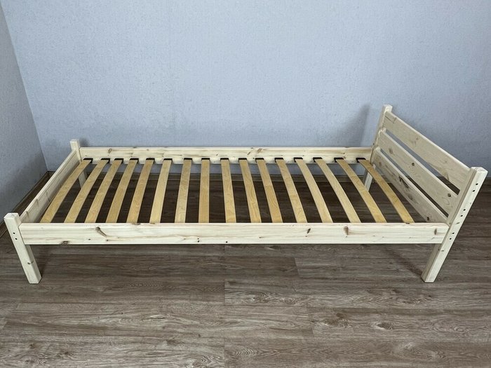 Кровать Классика сосновая с ортопедическим основанием 80х200 бежевого цвета - лучшие Кровати для спальни в INMYROOM