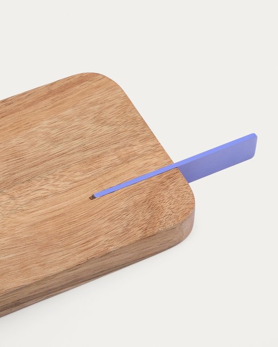 Сервировочная доска Zairin из акации с ручкой из лилового металла - лучшие Разделочные доски в INMYROOM