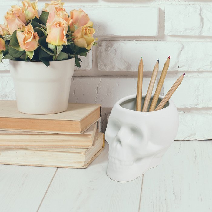 Держатель для ручек керамический Skully белый маленький - купить Аксессуары для офиса по цене 550.0