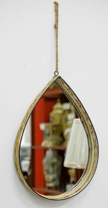 Зеркало настенное в раме золотого цвета из металла - купить Настенные зеркала по цене 5457.0