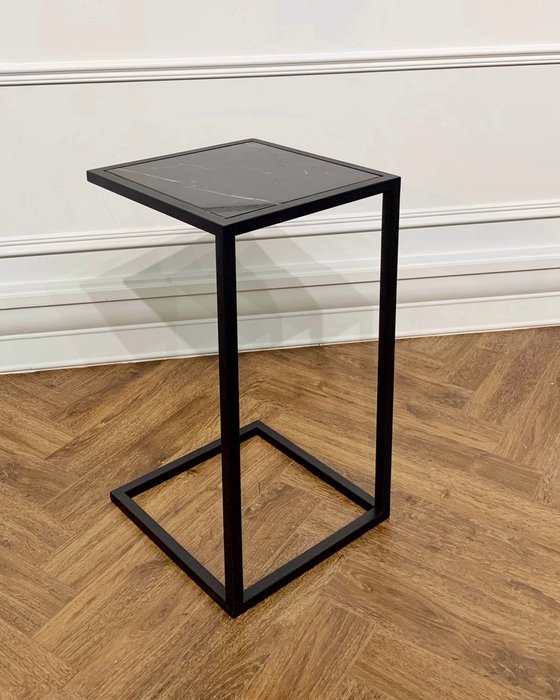 Стол кофейный черного цвета с мраморной столешницей  - купить Кофейные столики по цене 31330.0