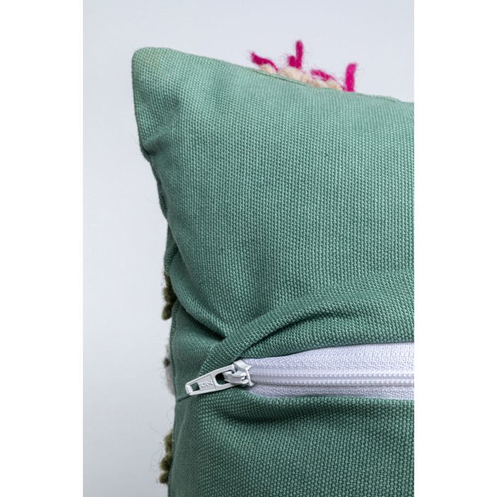Подушка Flowers зеленого цвета - лучшие Декоративные подушки в INMYROOM