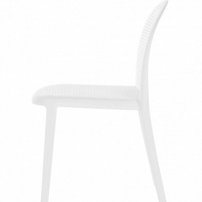 Стул белого цвета из пластика  - купить Обеденные стулья по цене 6489.0