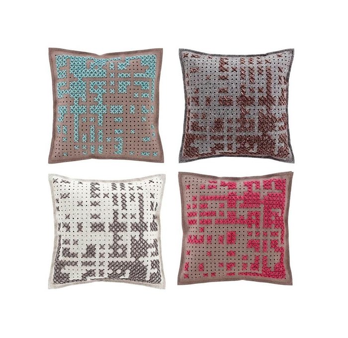 Квадратная подушка Canevas розового цвета - купить Декоративные подушки по цене 31990.0