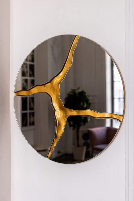 Зеркало настенное River золотого цвета - лучшие Настенные зеркала в INMYROOM