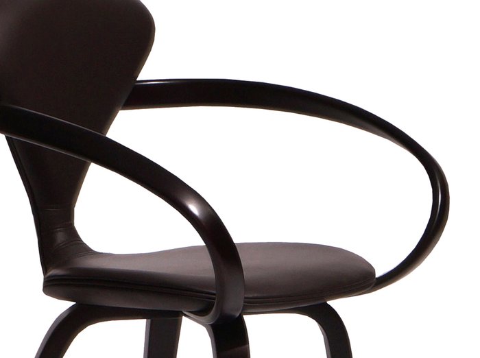 Обеденный стул Apriori N с обивкой сиденья из натуральной кожи и каркасом цвета венге - лучшие Обеденные стулья в INMYROOM