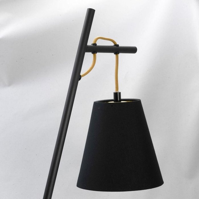 Настольная лампа Yukon черного цвета - лучшие Настольные лампы в INMYROOM