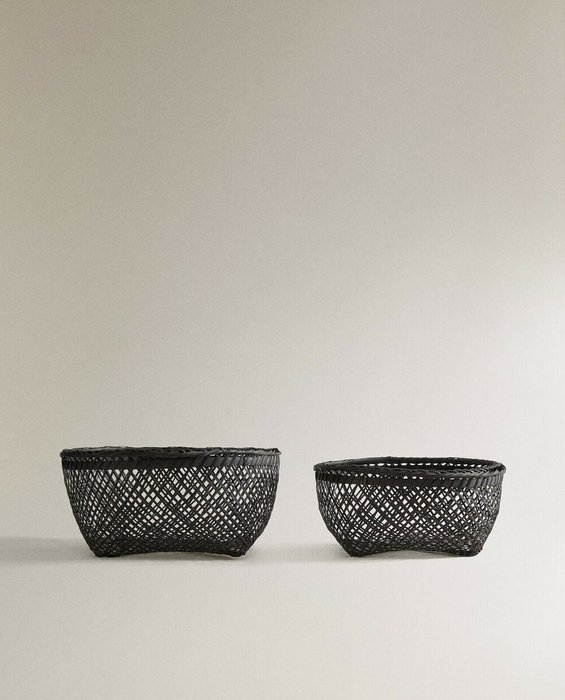 Черная бамбуковая корзина