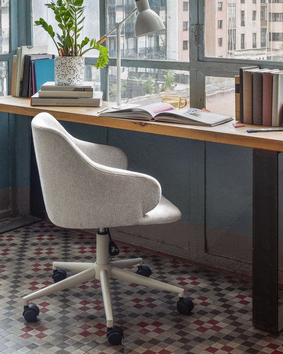 Офисный стул Einara светло-серого цвета - лучшие Офисные кресла в INMYROOM
