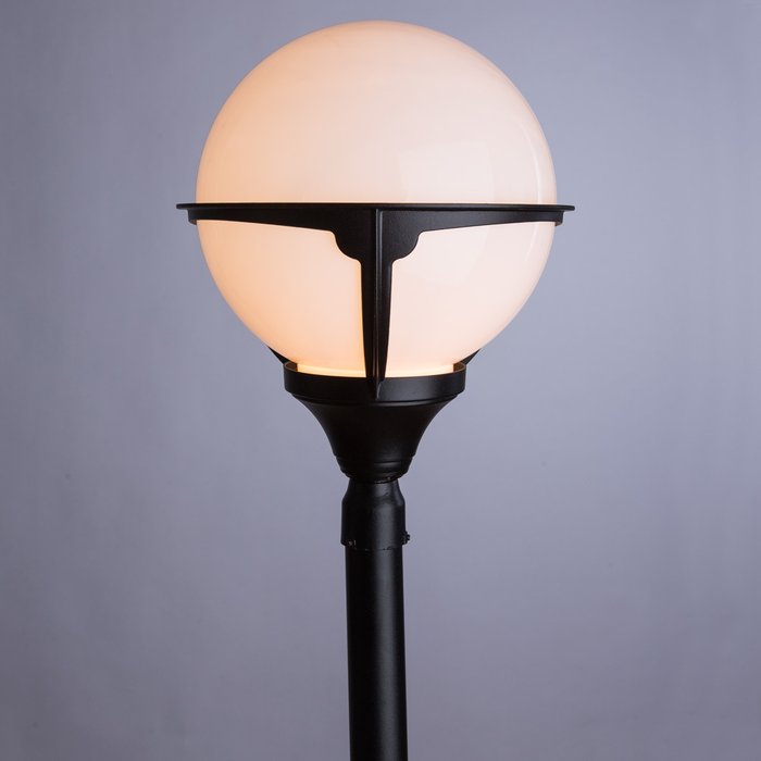 Уличный светильник Monaco с белым плафоном  - купить Наземные светильники по цене 3790.0