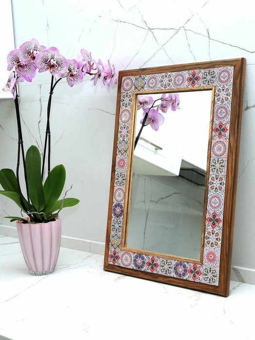 Зеркало настенное Décor в раме с мозаикой из камня - лучшие Настенные зеркала в INMYROOM