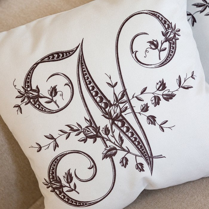 Декоративная подушка Азбука мечты буква N белого цвета - купить Декоративные подушки по цене 2000.0