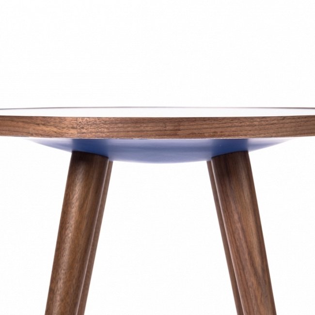 Кофейный столик "Sputnik Small" с круглой столешницей из меламина  - купить Кофейные столики по цене 8446.0