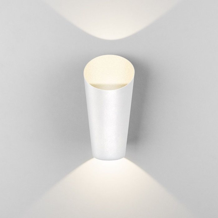 Уличный настенный светодиодный светильник Tronc белого цвета - купить Настенные уличные светильники по цене 4000.0
