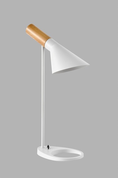 Лампа настольная Turin белого цвета - купить Рабочие лампы по цене 13490.0