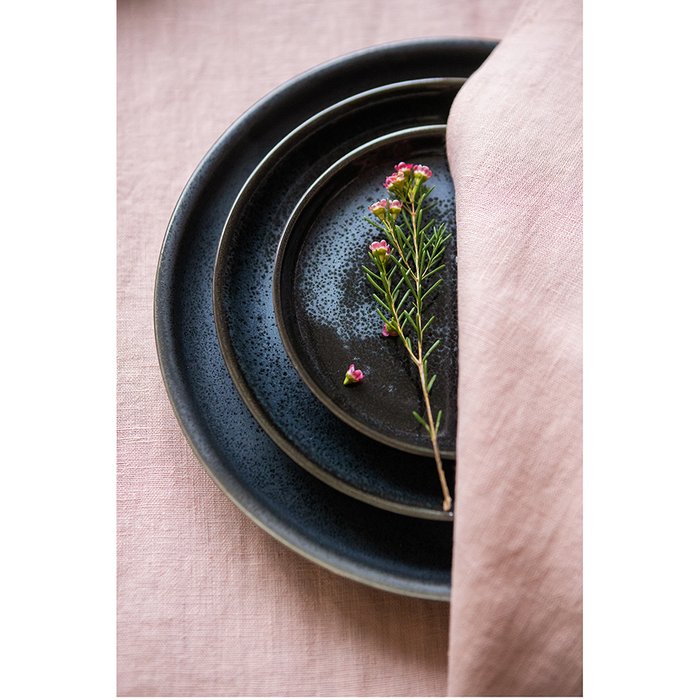 Набор из двух тарелок Cosmic kitchen черно-синего цвета - купить Тарелки по цене 1250.0