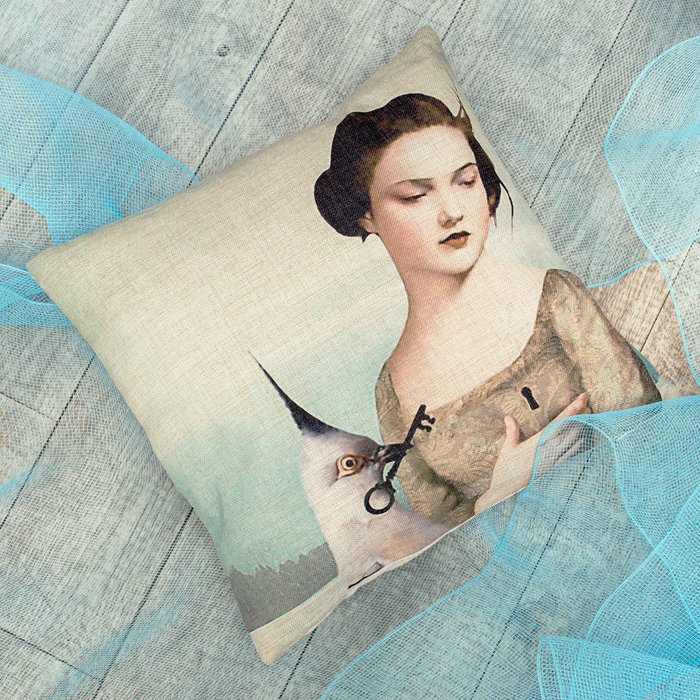 Декоративная подушка «Ключ к сердцу» - лучшие Декоративные подушки в INMYROOM