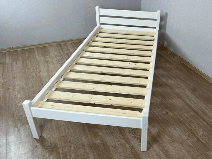 Кровать односпальная Классика сосновая 80х200 белого цвета - лучшие Кровати для спальни в INMYROOM