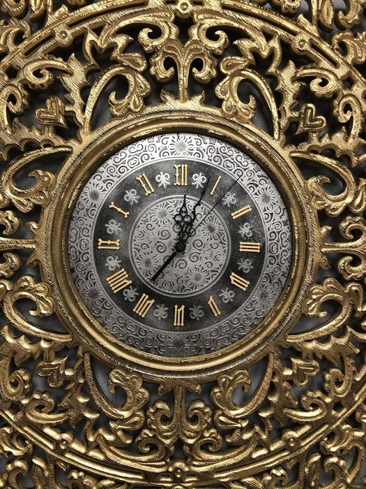 Настенные часы Vintage золотого цвета - купить Часы по цене 55000.0
