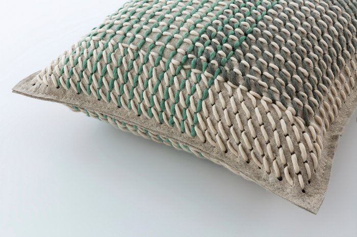Квадратная подушка Canevas Geo Green - купить Декоративные подушки по цене 13990.0