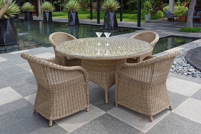 Плетёный стол Riccione из искусственного ротанга - купить Садовые столы по цене 32850.0