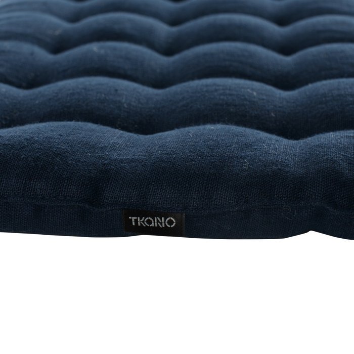 Декоративная подушка на стул из умягченного льна темно-синего цвета - лучшие Декоративные подушки в INMYROOM