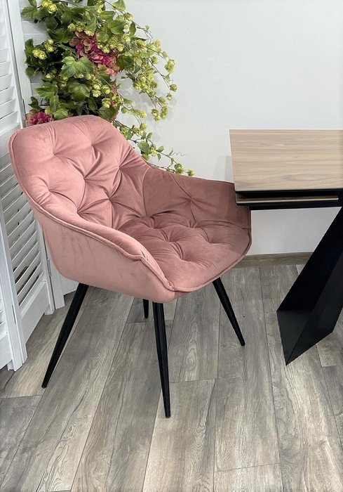 Стул Malta Bluvel розового цвета - лучшие Обеденные стулья в INMYROOM