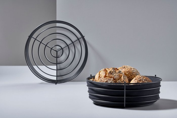 Корзина для хлеба Singles черного цвета - лучшие Аксессуары для кухни в INMYROOM
