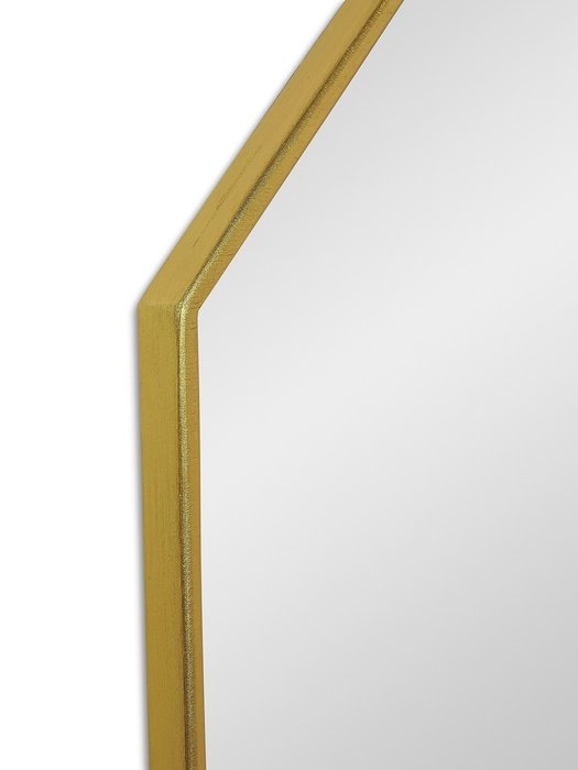 Настенное зеркало Stilig M в раме золотого цвета - лучшие Настенные зеркала в INMYROOM