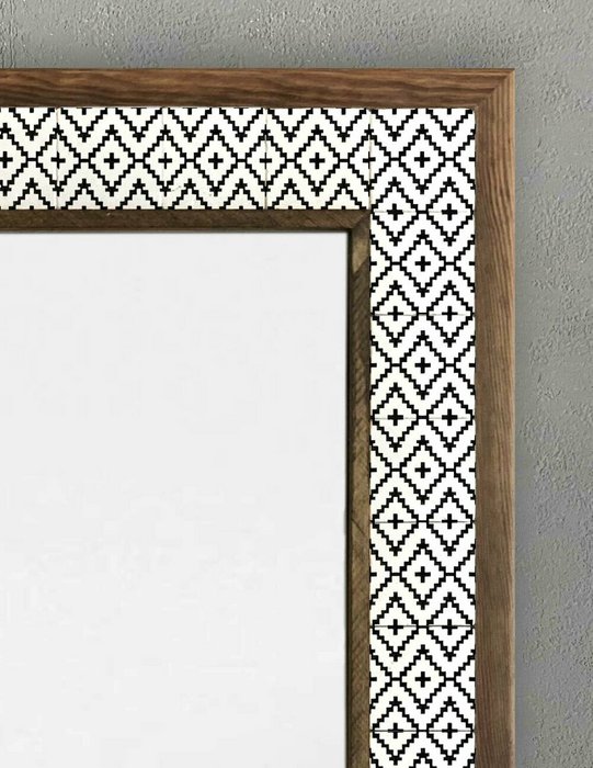 Настенное зеркало 53x73 с каменной мозаикой бело-черного цвета - лучшие Настенные зеркала в INMYROOM