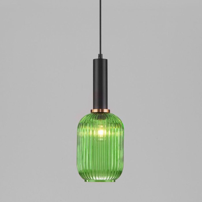 Подвесной светильник Bravo со стеклянным плафоном зеленого цвета - лучшие Подвесные светильники в INMYROOM
