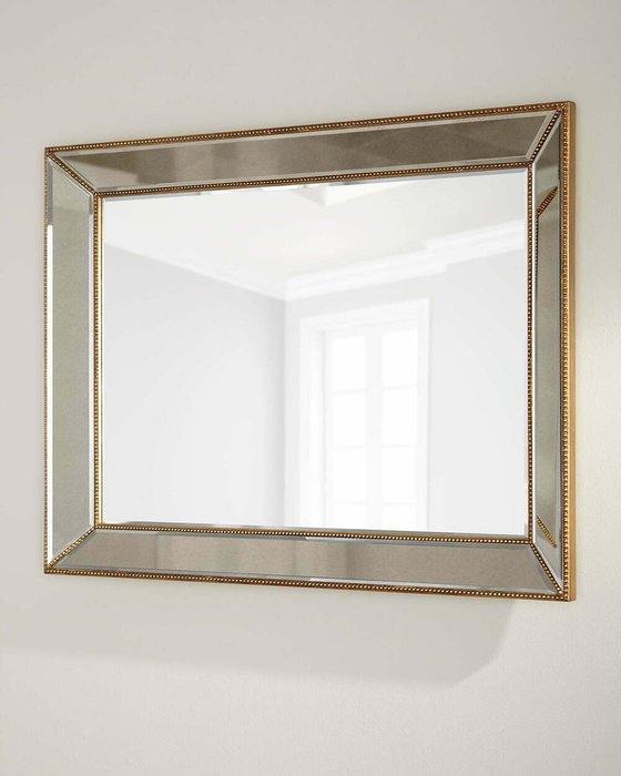 Настенное зеркало Франческо в раме золотого цвета - лучшие Настенные зеркала в INMYROOM