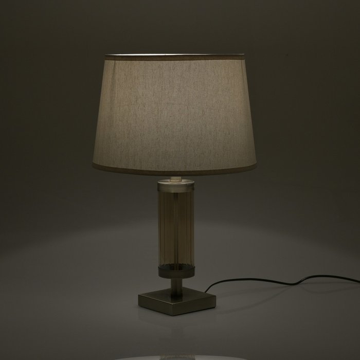 Лампа настольная с основанием из металла и стекла  - купить Настольные лампы по цене 9980.0