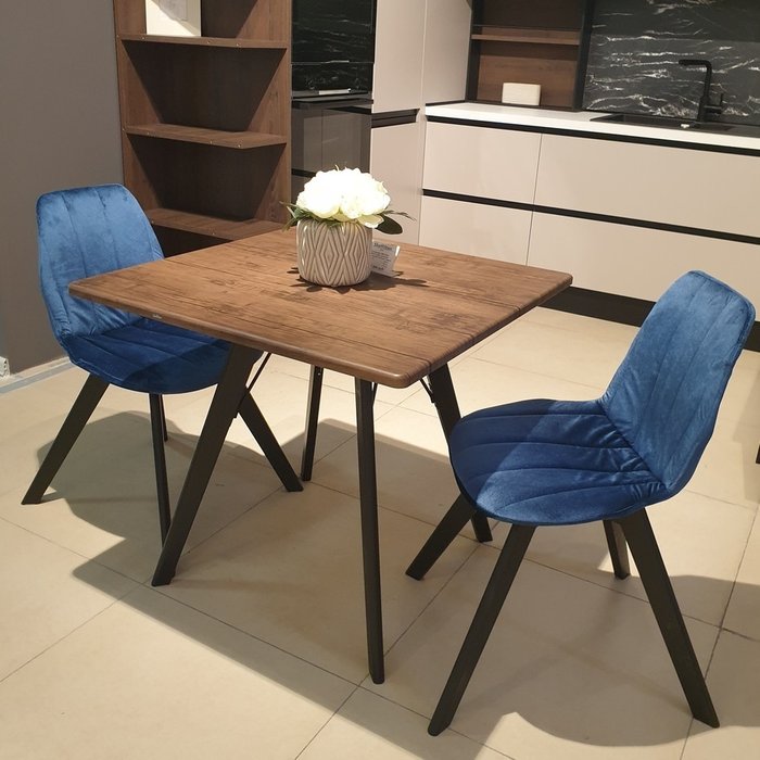 Обеденный стол коричневого цвета - купить Обеденные столы по цене 16250.0