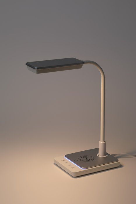Настольная лампа NLED-499 Б0052776 (пластик, цвет серебро) - лучшие Рабочие лампы в INMYROOM