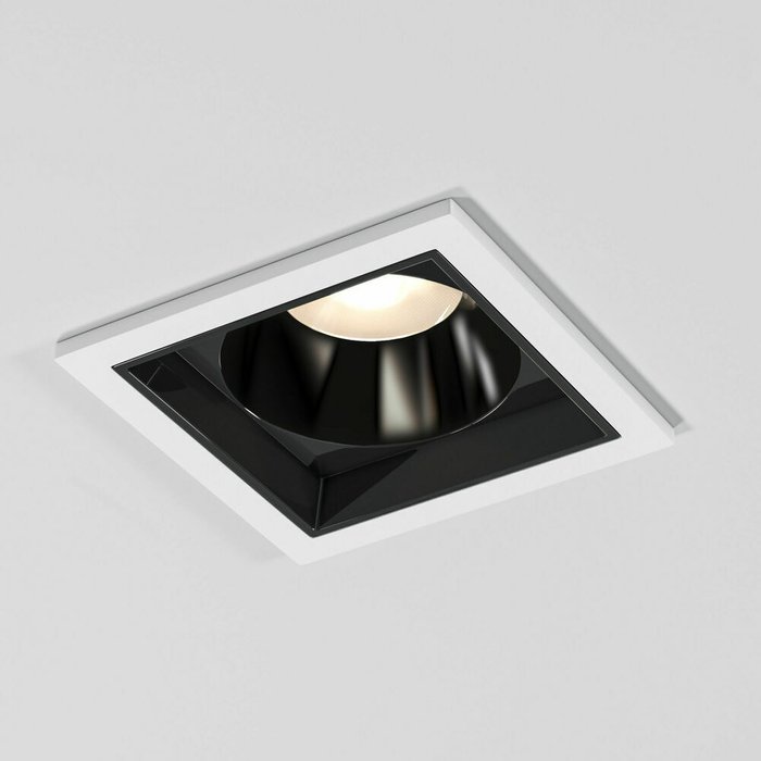 Встраиваемый точечный светильник Quadro черно-белого цвета