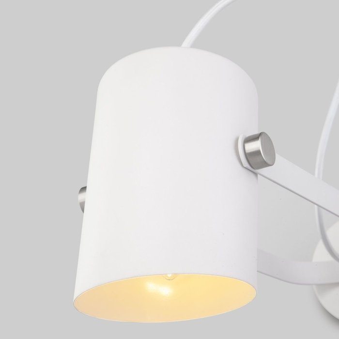 Настенный светильник Italio белого цвета с поворотным плафоном  - лучшие Накладные споты в INMYROOM