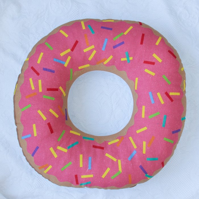 Подушка Pink Donut из 100% хлопка - купить Декоративные подушки по цене 490.0